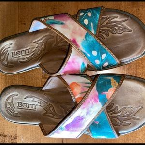 Born Lisanne Sandals